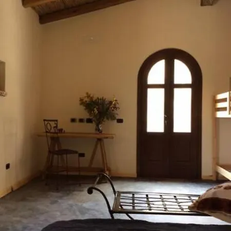 לינה וארוחת בוקר Isole Di Pietra