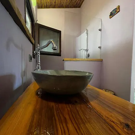 לינה וארוחת בוקר Isole Di Pietra Telti