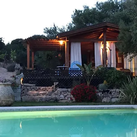 Isole Di Pietra Bed & Breakfast Telti