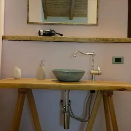 Isole Di Pietra Bed & Breakfast