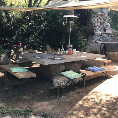 Isole Di Pietra Bed and Breakfast Telti