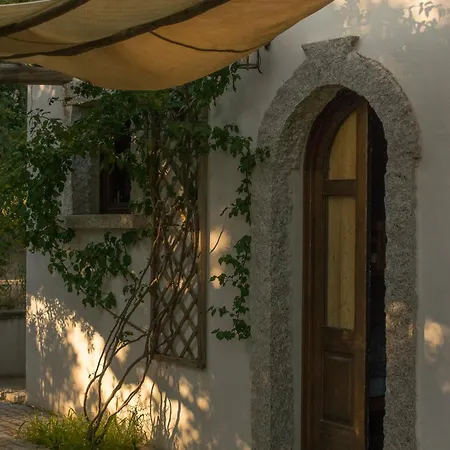 Isole Di Pietra Bed & Breakfast